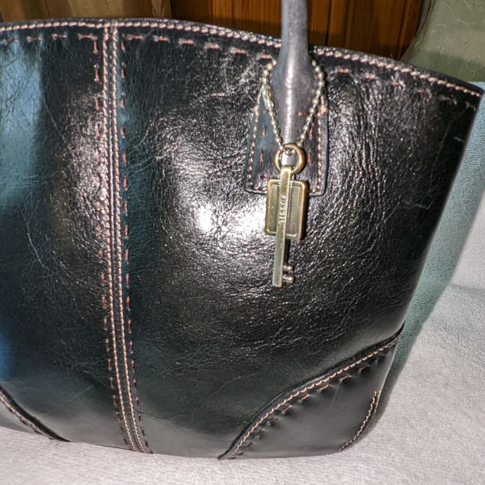 Fossil Sedona small black leather satchel bag.